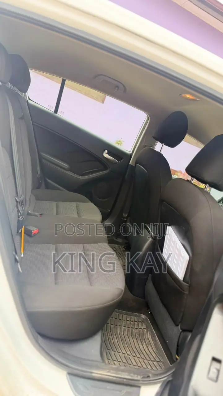 Kia Forte SX Hatchback 2017 White