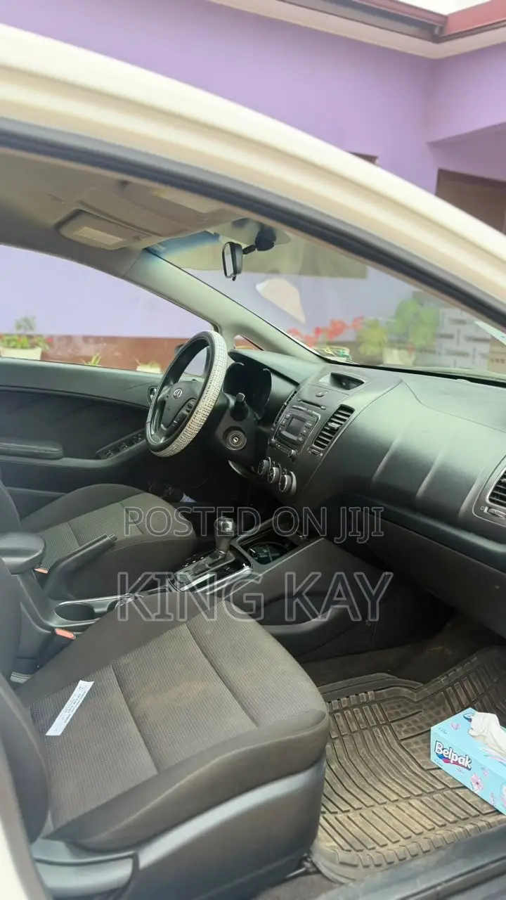 Kia Forte SX Hatchback 2017 White