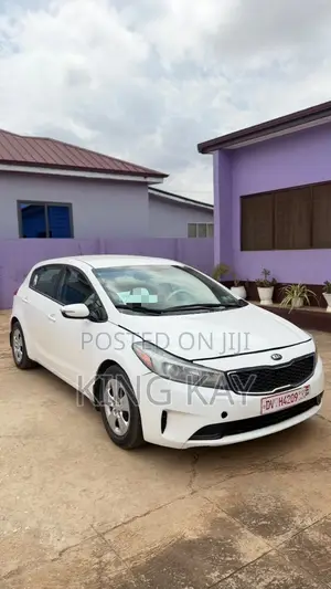 Kia Forte SX Hatchback 2017 White