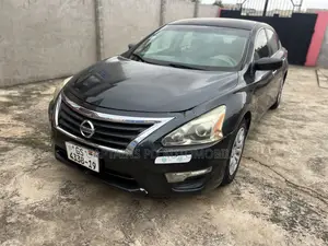 Nissan Altima 2.5 S 4dr Sedan (2.5L 4cyl CVT) 2014 Black