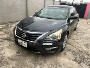 Nissan Altima 2.5 S 4dr Sedan (2.5L 4cyl CVT) 2014 Black