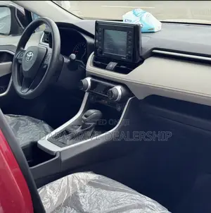 Toyota RAV4 XLE 2022 Red