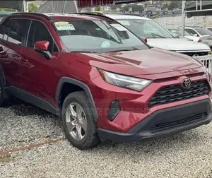 Toyota RAV4 XLE 2022 Red
