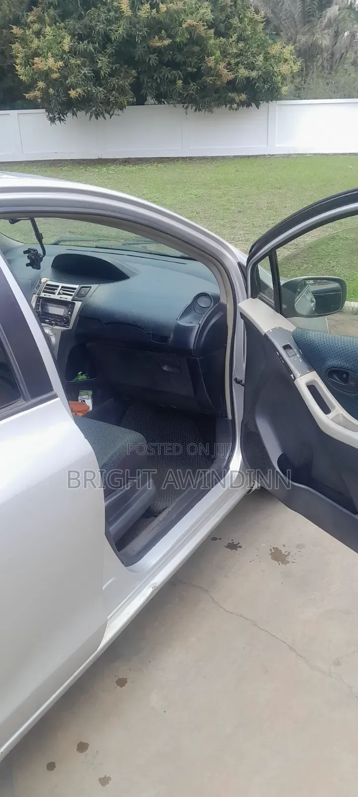 Toyota Vitz 1.3 FWD 3dr 2007 Gray