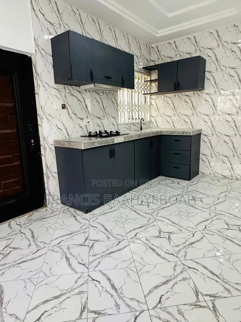 3bdrm House in Shining Star Real, Accra Metropolitan for sale
