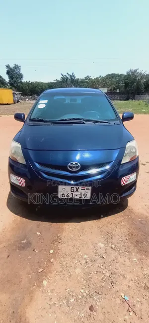 Toyota Yaris Base Sedan 4dr 2010 Blue