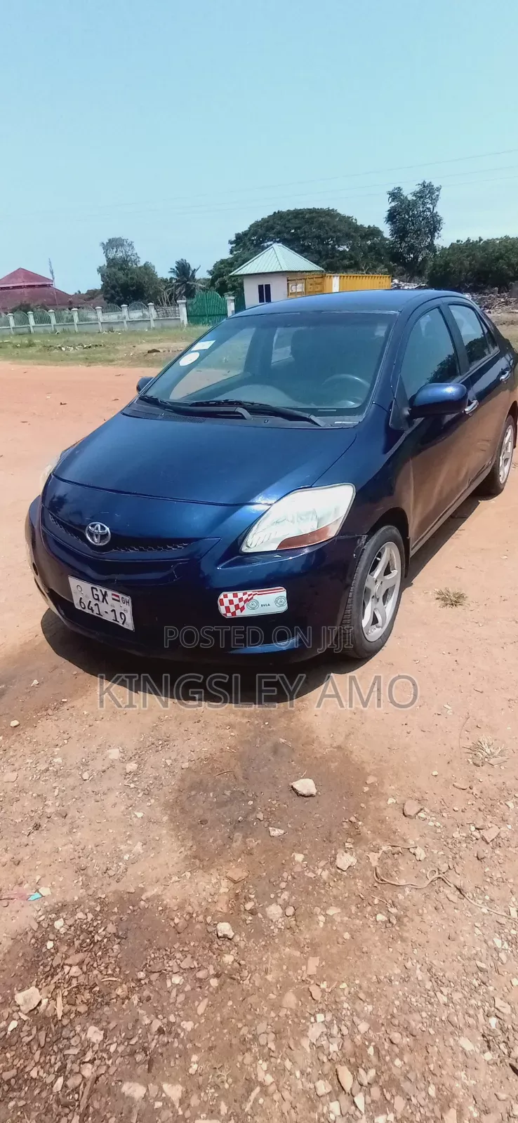 Toyota Yaris Base Sedan 4dr 2010 Blue