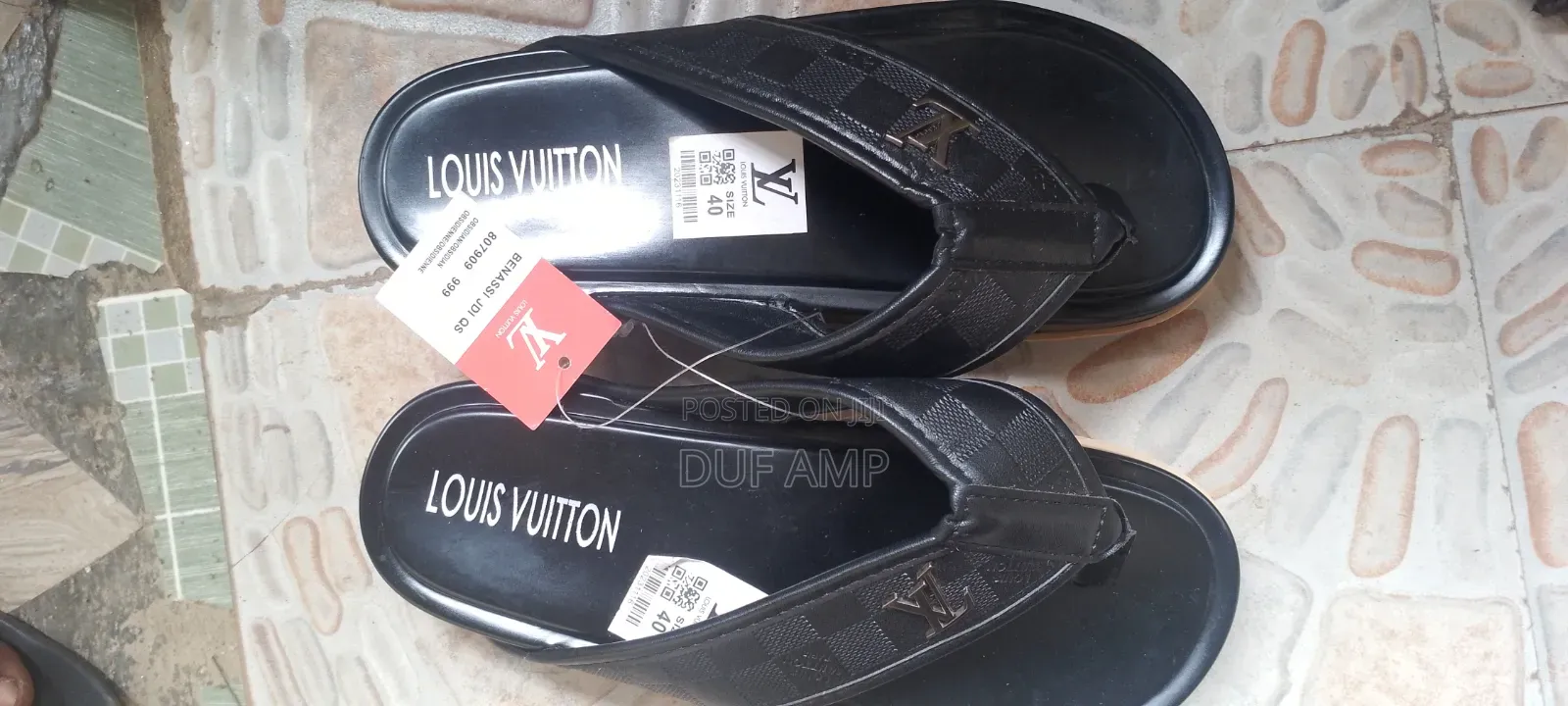 Louis Vuitton Men’s Designer Slippers – Classic Black 