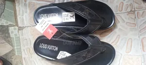 Louis Vuitton Men’s Designer Slippers – Classic Black 