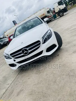 Mercedes-Benz C300 Base 4Matic Sedan AWD (2.0L 4cyl 7A) 2017 White