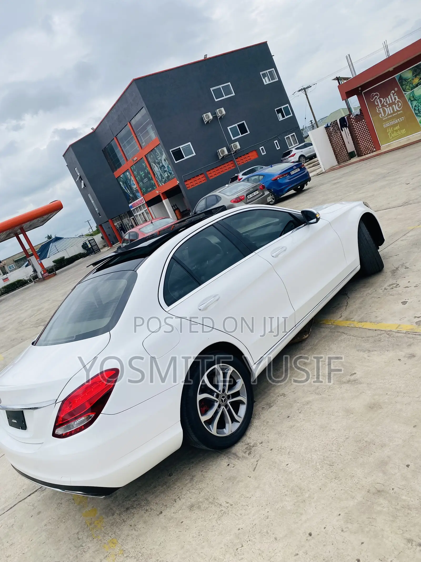 Mercedes-Benz C300 Base 4Matic Sedan AWD (2.0L 4cyl 7A) 2017 White