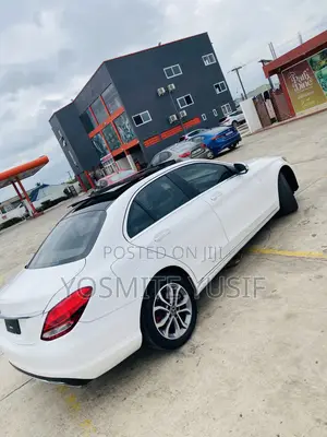 Mercedes-Benz C300 Base 4Matic Sedan AWD (2.0L 4cyl 7A) 2017 White