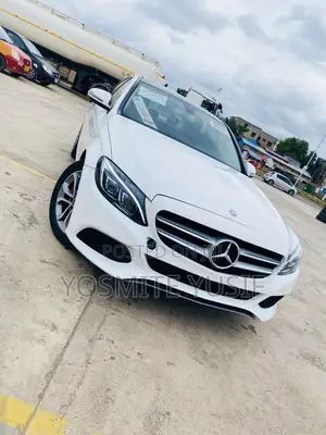 Mercedes-Benz C300 Base 4Matic Sedan AWD (2.0L 4cyl 7A) 2017 White