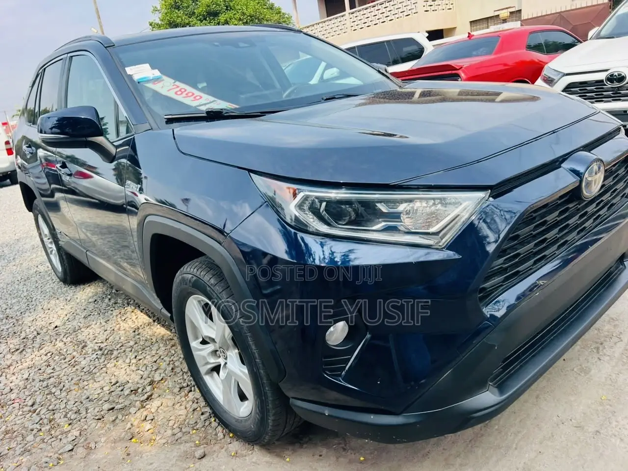 Toyota RAV4 XLE 2021 Blue