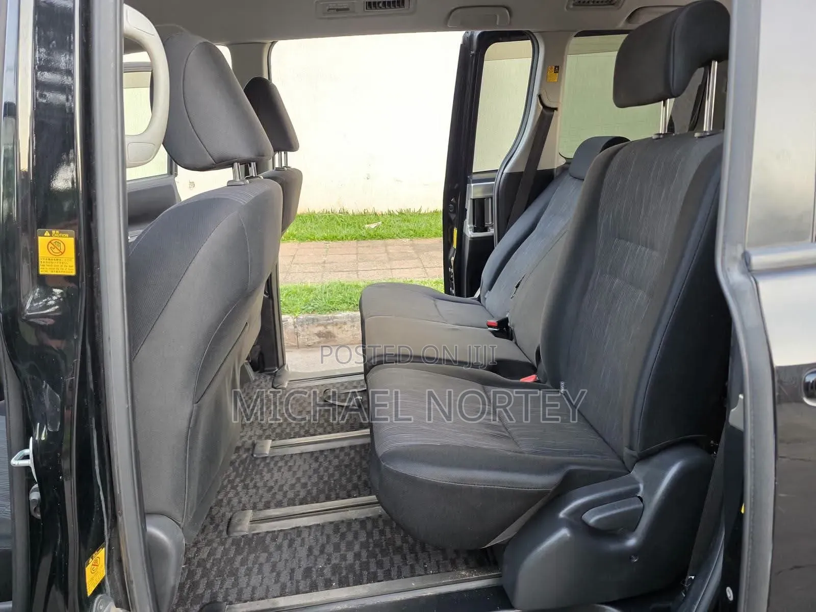 Toyota Voxy V 2WD 8-Seater 2012 Black