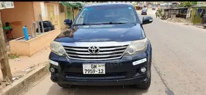 Toyota Fortuner 2.7 AWD 2012 Black