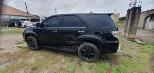Toyota Fortuner 2.7 AWD 2012 Black