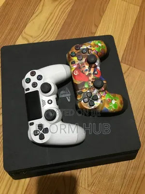 PS4 Slim Jailbreak With 2 Controllers and 16 Games
