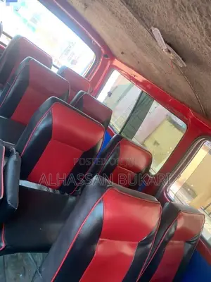 Toyota HiAce 1998 Red