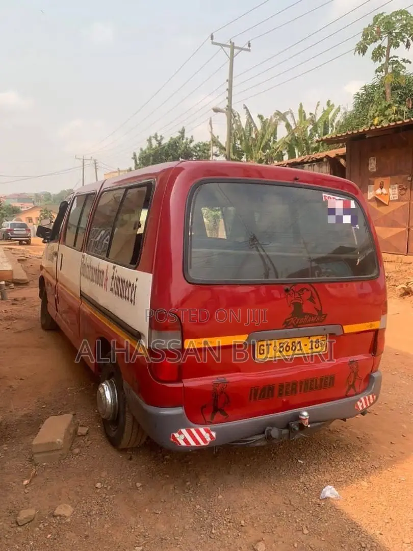 Toyota HiAce 1998 Red