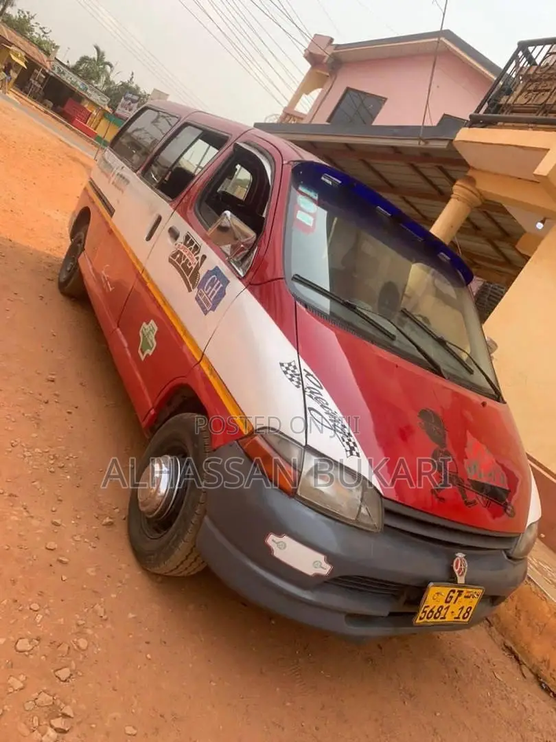 Toyota HiAce 1998 Red