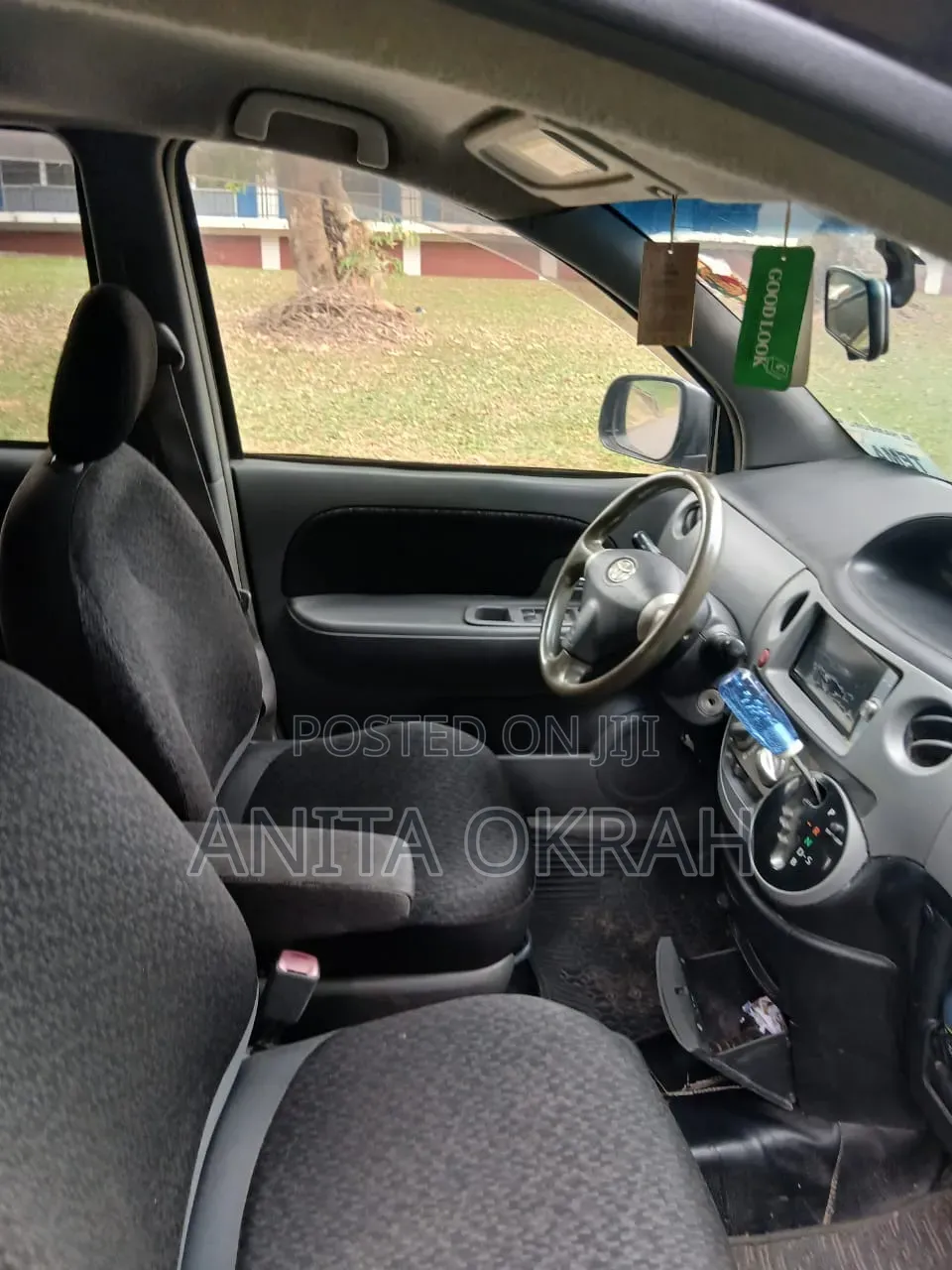 Toyota Sienta 2009 Burgundy