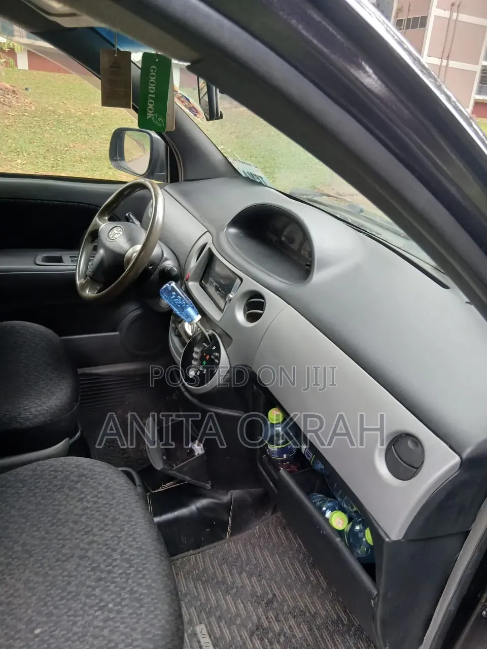 Toyota Sienta 2009 Burgundy