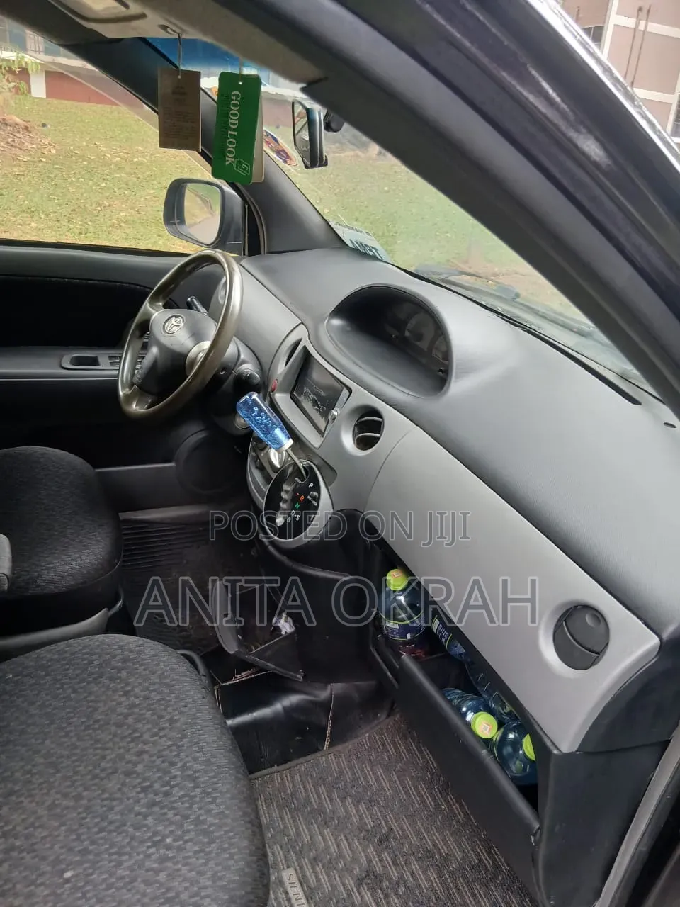 Toyota Sienta 2009 Burgundy