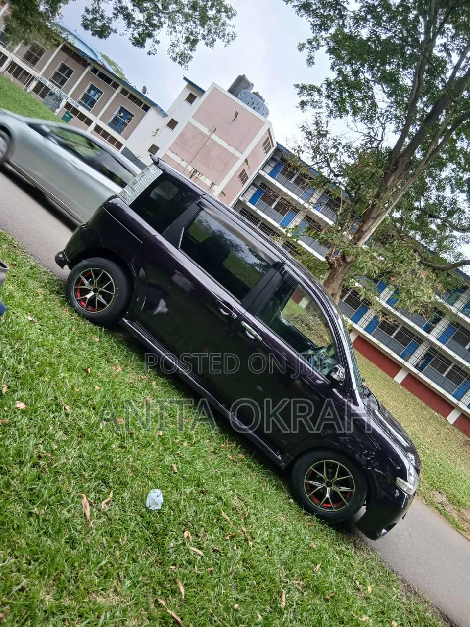 Toyota Sienta 2009 Burgundy