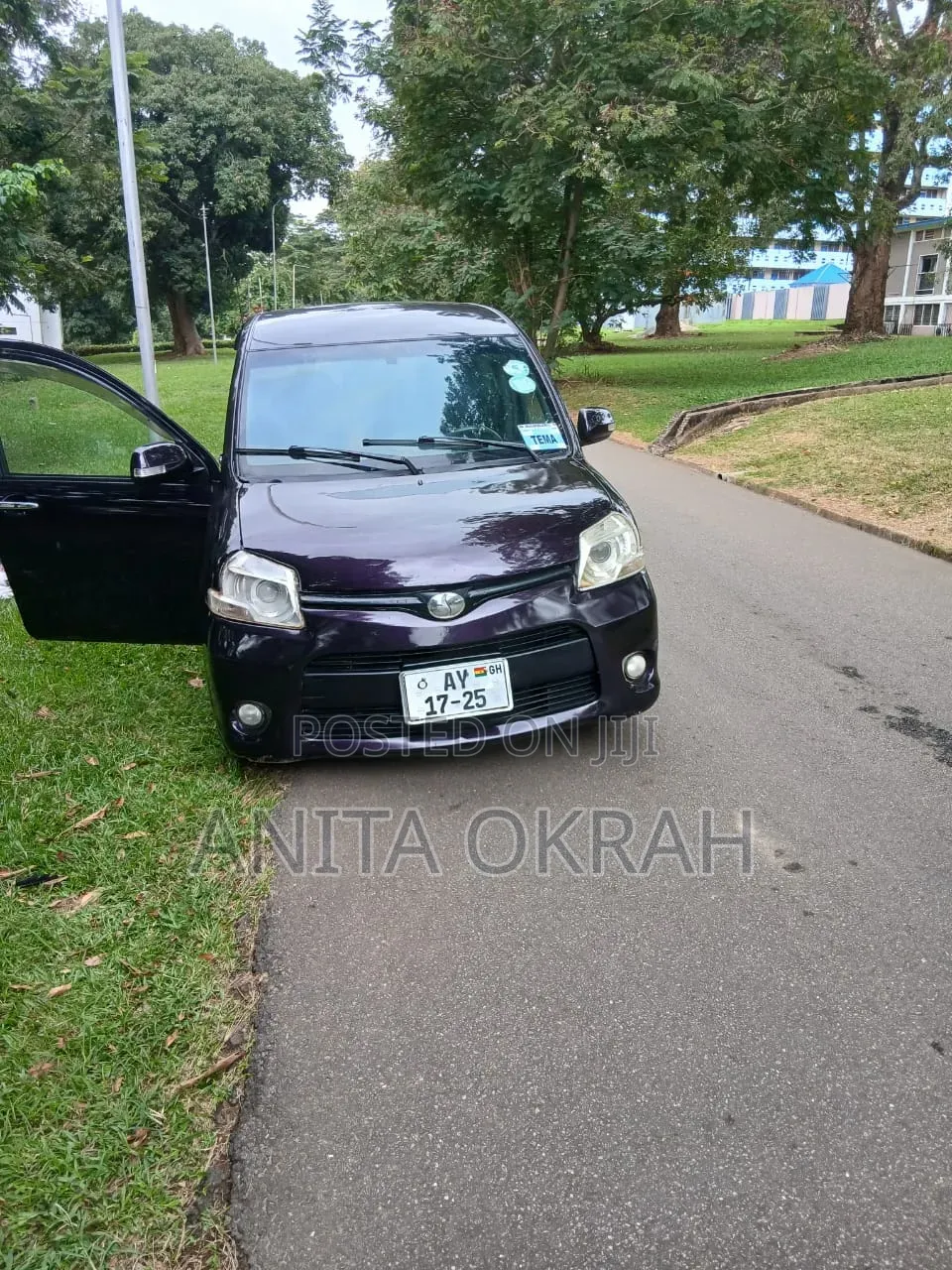 Toyota Sienta 2009 Burgundy