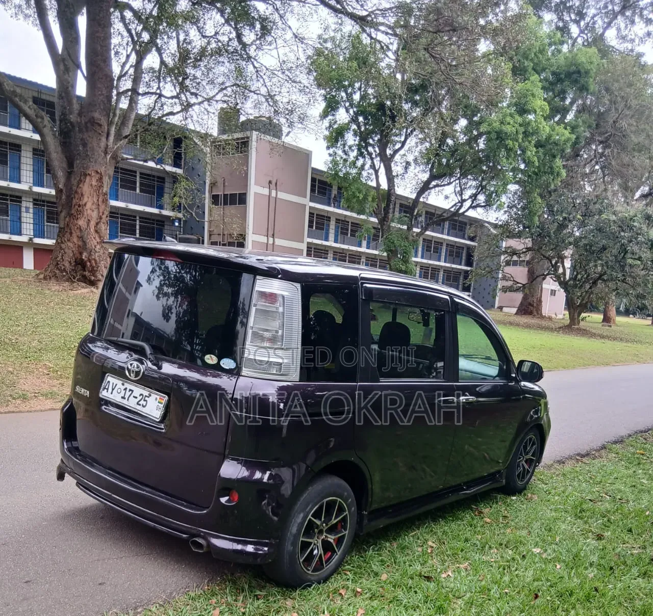 Toyota Sienta 2009 Burgundy