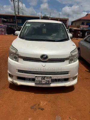 Toyota Voxy 2012 White