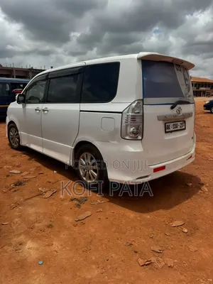 Toyota Voxy 2012 White