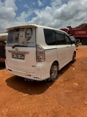 Toyota Voxy 2012 White