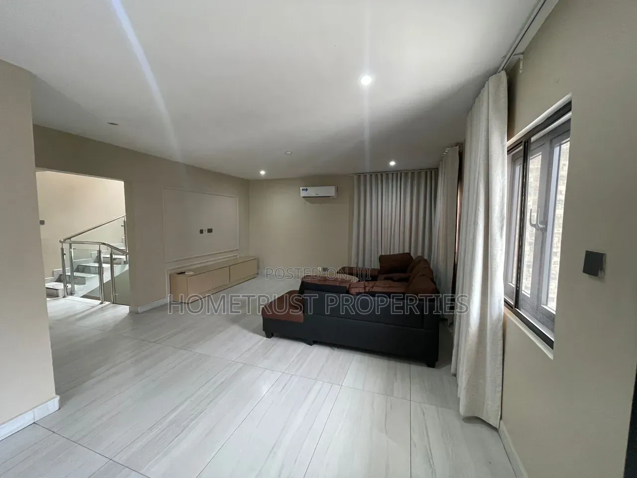 Furnished 4bdrm Duplex in Labone, Coffee Shop Area for rent