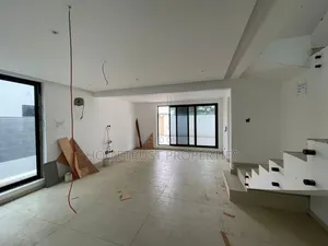 4bdrm Duplex in Labone, Celsbridge Area for rent