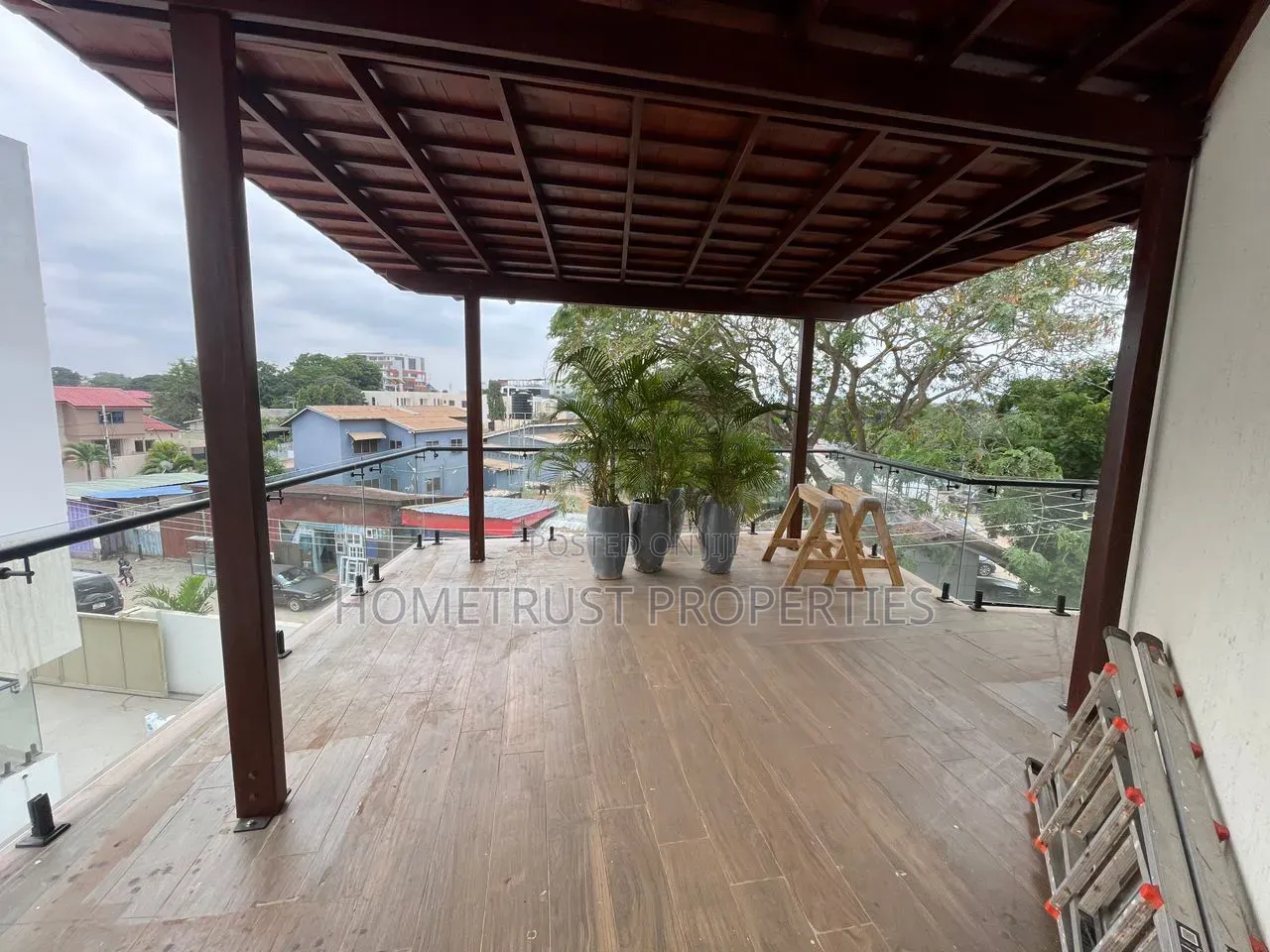 4bdrm Duplex in Labone, Celsbridge Area for rent