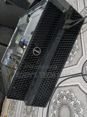 Desktop Computer Dell Precision 5820 16GB Intel Xeon SSD 256GB
