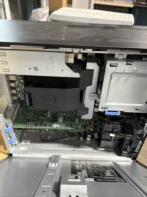 Desktop Computer Dell Precision 5820 16GB Intel Xeon SSD 256GB