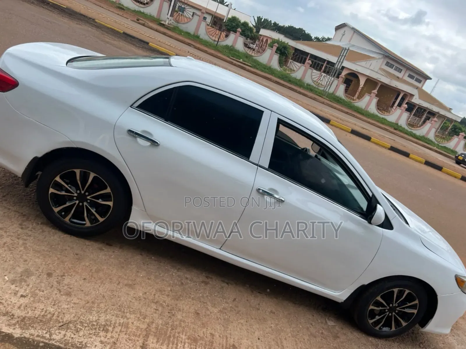 Toyota Corolla LE 4dr Sedan (1.8L 4cyl 4A) 2010 White