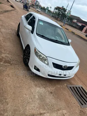 Toyota Corolla LE 4dr Sedan (1.8L 4cyl 4A) 2010 White