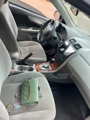 Toyota Corolla LE 4dr Sedan (1.8L 4cyl 4A) 2010 White