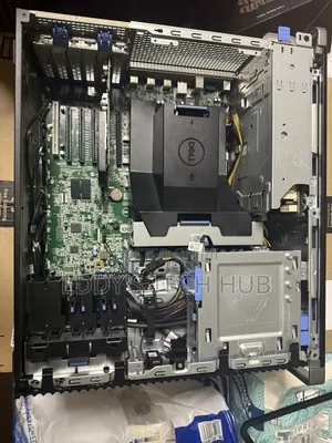 Desktop Computer Dell Precision 5820 16GB Intel Xeon SSD 256GB