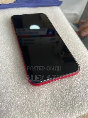 Apple iPhone XR 64 GB Red