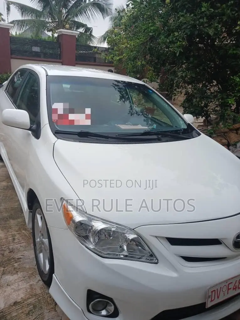 Toyota Corolla S 4dr Sedan (1.8L 4cyl 4A) 2013 White