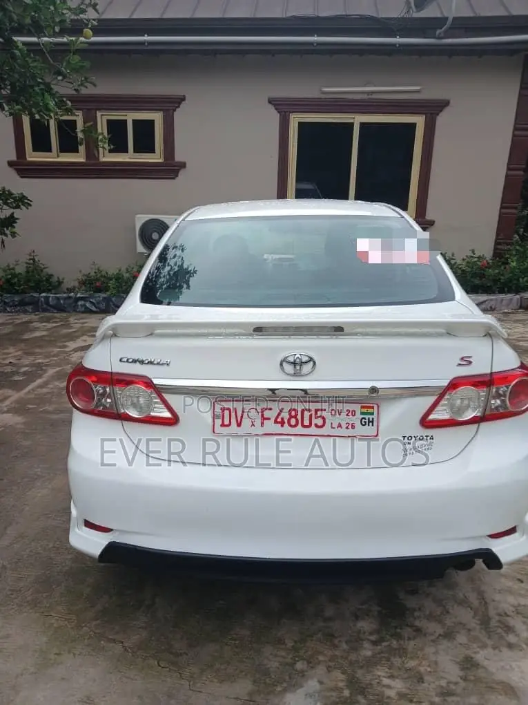 Toyota Corolla S 4dr Sedan (1.8L 4cyl 4A) 2013 White