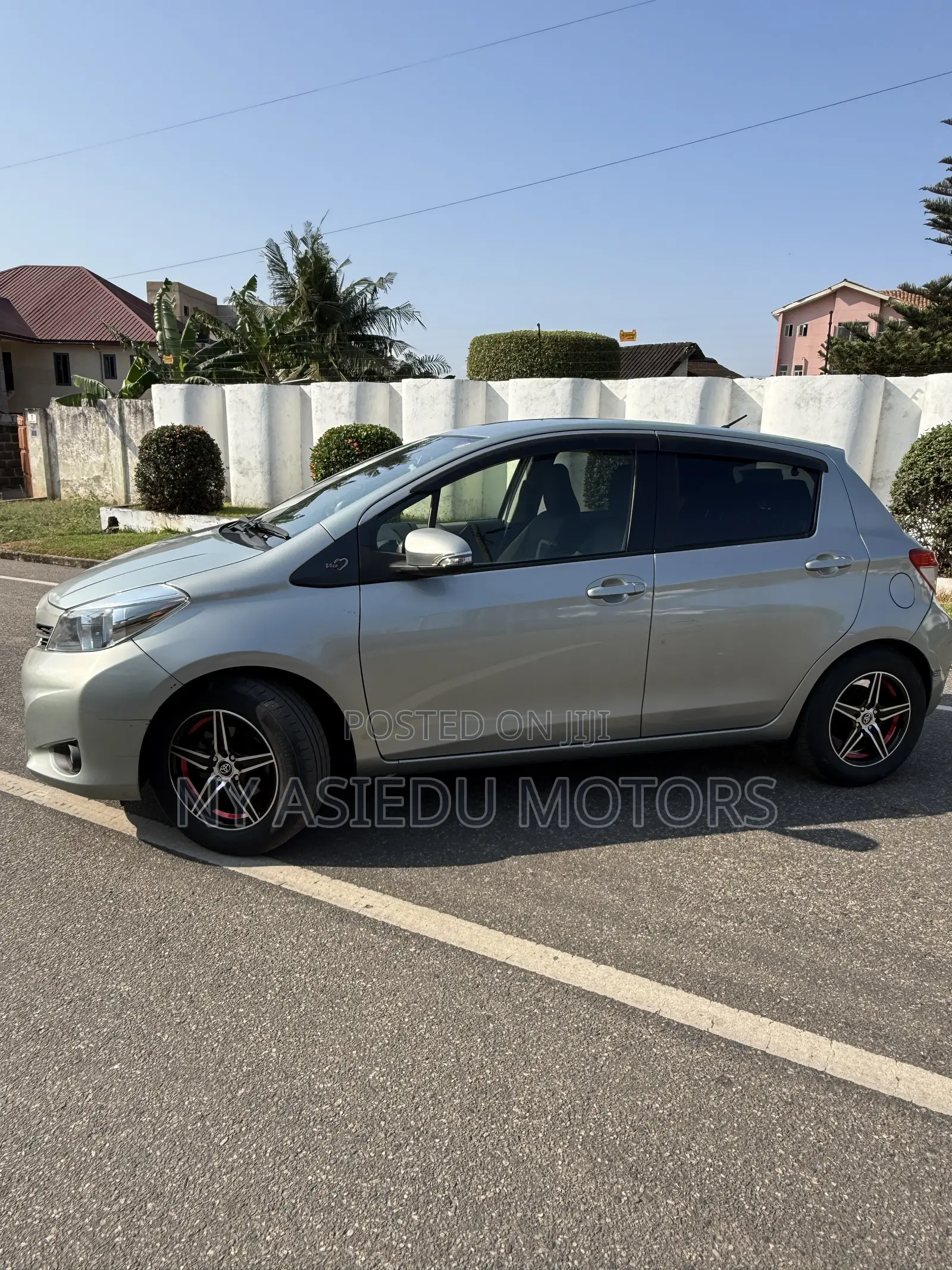 Toyota Vitz 1.3 FWD 3dr 2014 Green