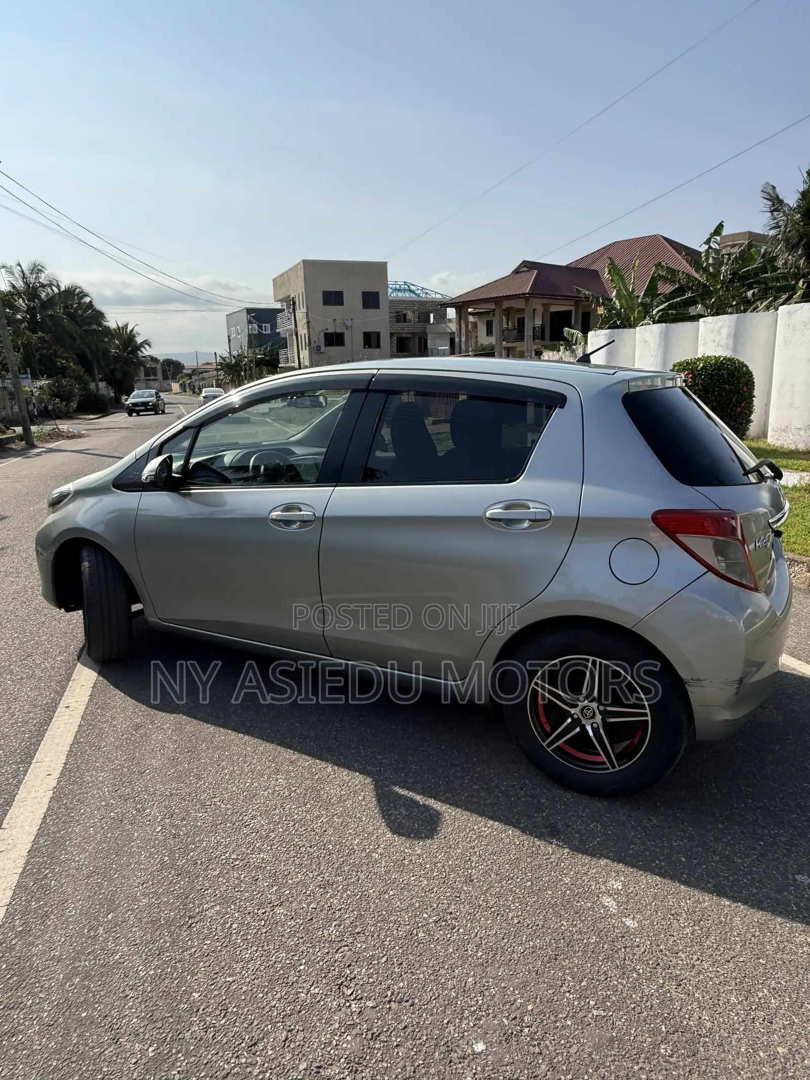 Toyota Vitz 1.3 FWD 3dr 2014 Green