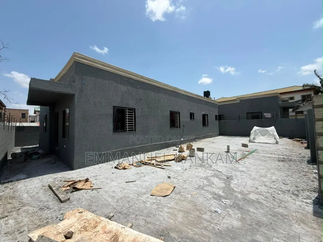 3bdrm House in GREDA Estate for sale