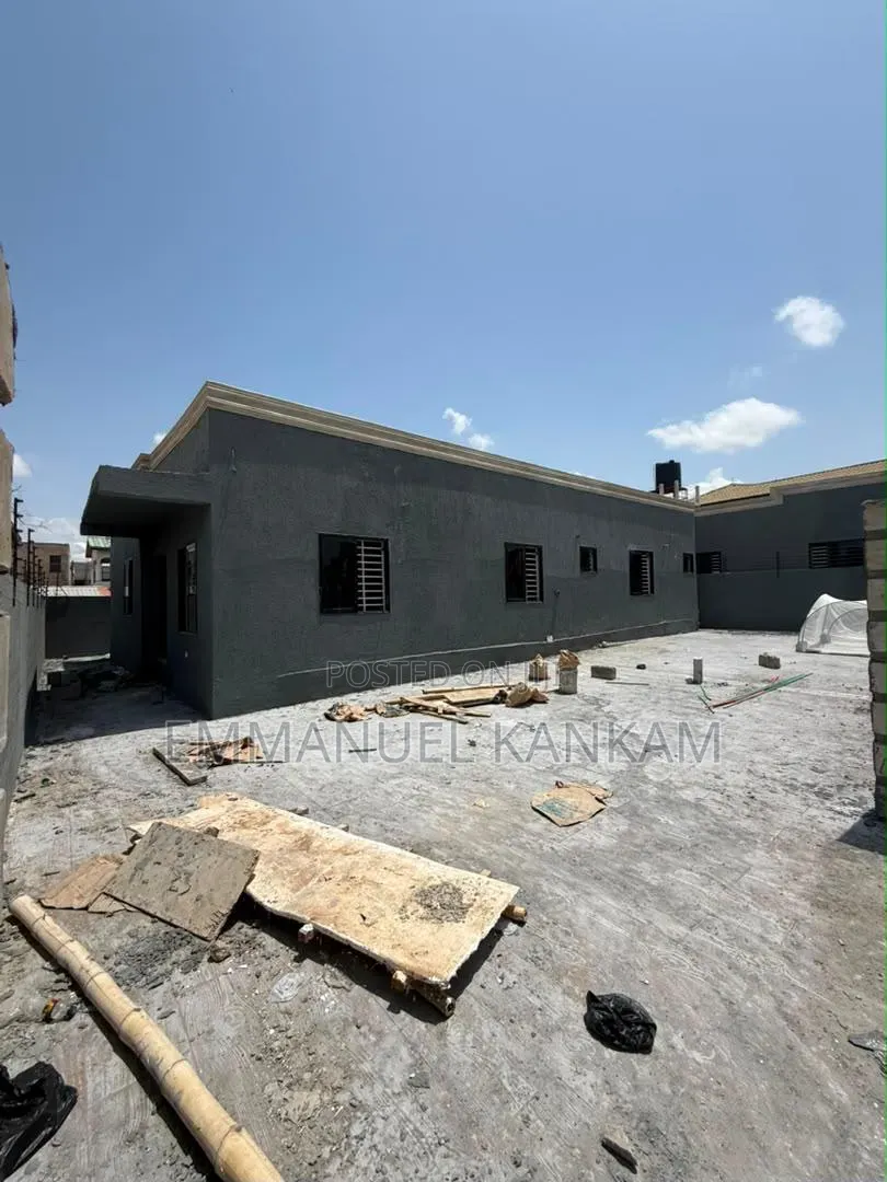 3bdrm House in GREDA Estate for sale